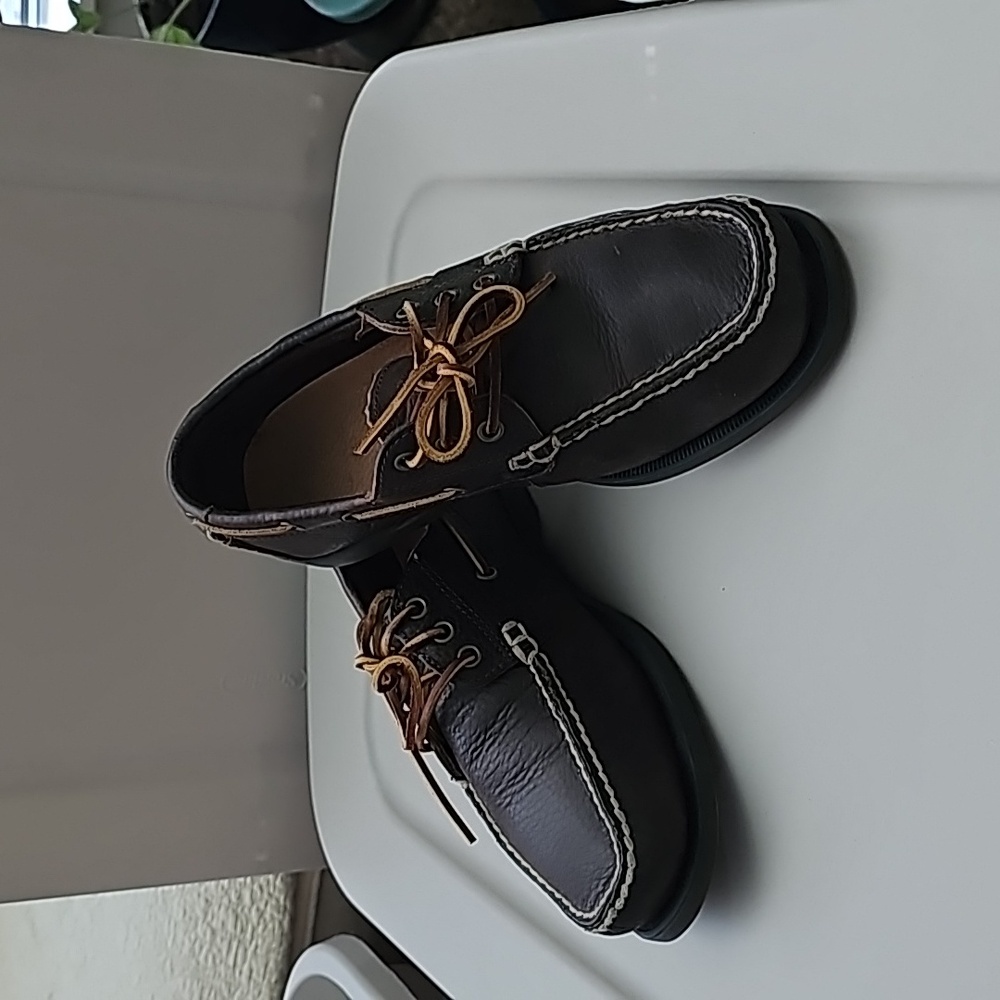 Shoe - Picture 2 of 4